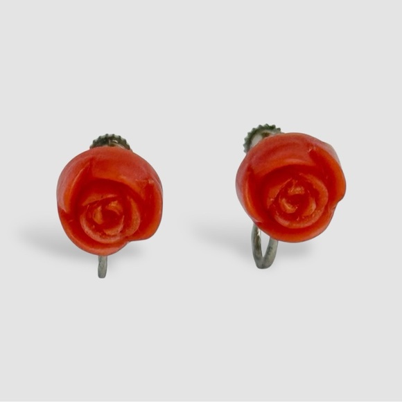 🌹 Vintage Carved Red Rose Screw Back Floral Earrings Faux Coral Jewelry - Picture 2 of 7